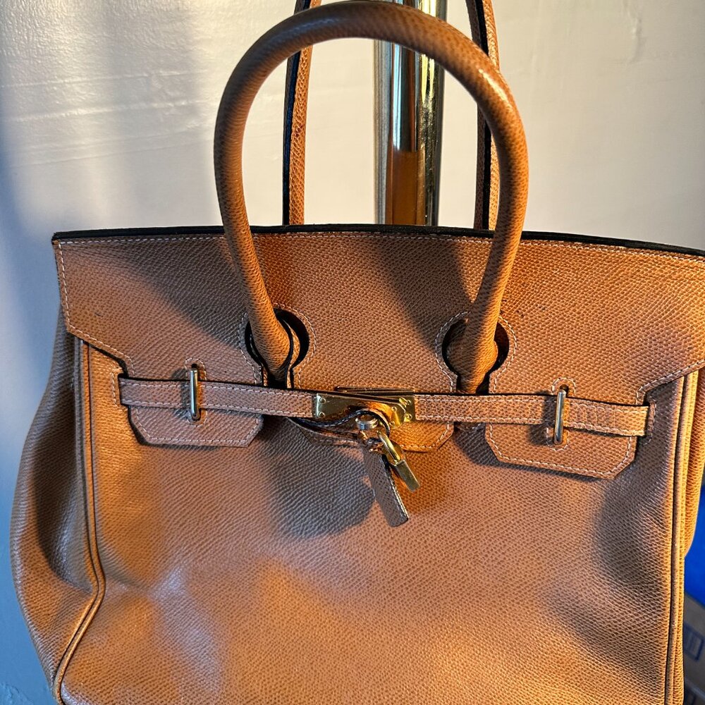 Chic Tan Handbag - Stylish and Practical